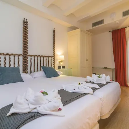 Central Maria 3*