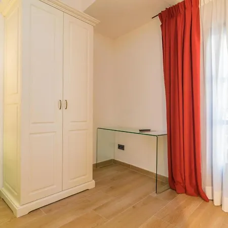 Central Maria 3*