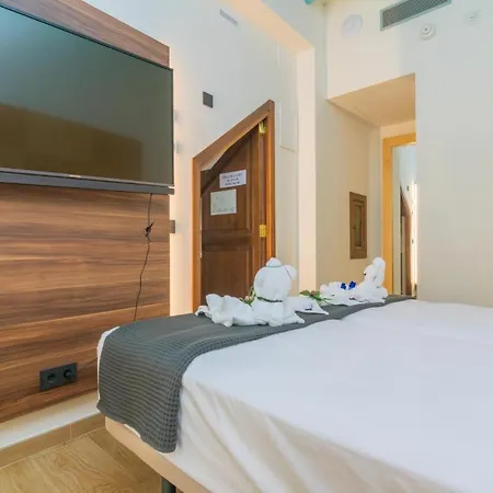 Central Maria Hotel 3*