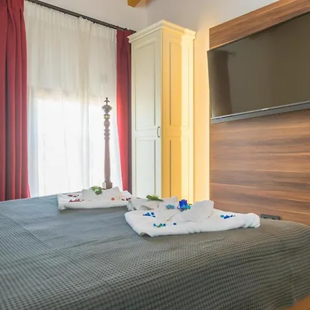 Central Maria 3*
